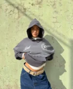 SUDADERA CORTA CON CAPUCHA MOTOR, NEGRA (4)